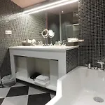 La Maison Des Consuls Frühstückspension 4*