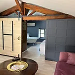 La Maison Des Consuls Bed & Breakfast 4*