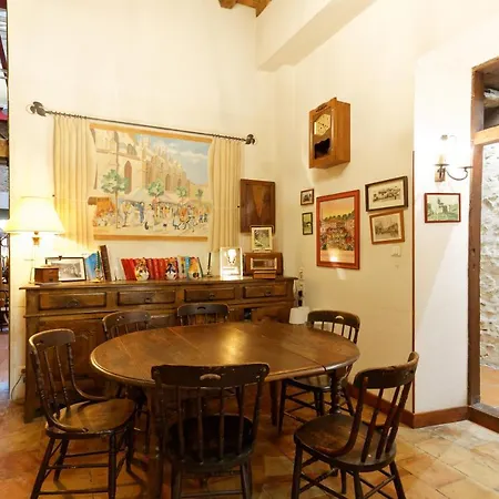 ベッド・アンド・ブレックファスト La Maison Des Consuls