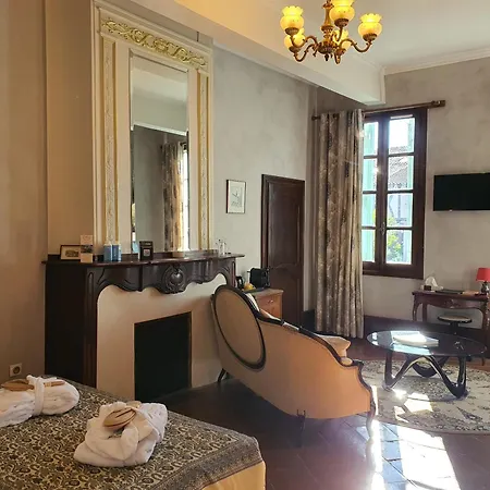 Alojamento de Acomodação e Pequeno-almoço La Maison Des Consuls 4*