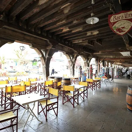 La Maison Des Consuls 4*