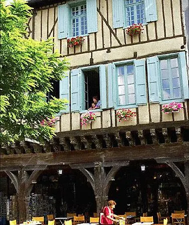 ベッド・アンド・ブレックファスト La Maison Des Consuls