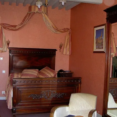 La Maison Des Consuls Mirepoix (Ariege)